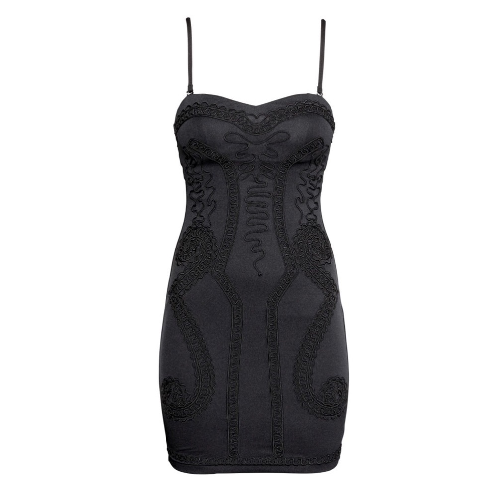 Black dress w/embroidered detail & sweetheart neck